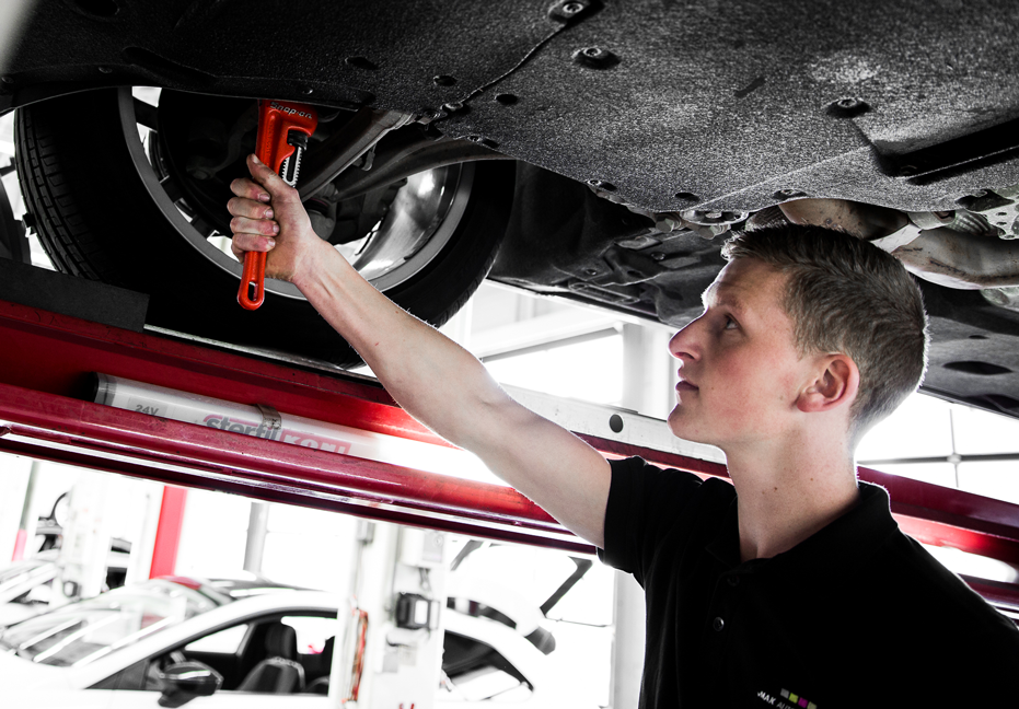 Half miljoen auto's rijdt nog op winterbanden | MAK Auto & Techniek