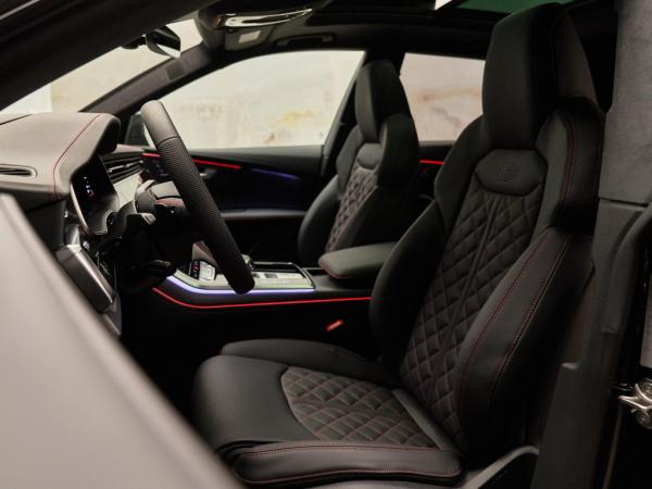 Audi Q8 60 TFSI e Quattro Pro Line S Competition occasion | MAK Auto & Techniek Audi Q8 60 TFSI e Quattro Pro Line S Competition occasion | MAK Auto & Techniek