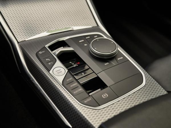 BMW 3-serie Limousine 330e xDrive M Sport Pro | BMW occasion