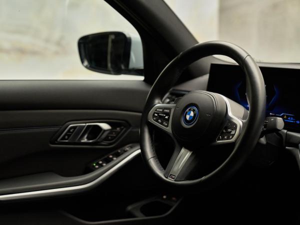 BMW 3-serie Limousine 330e xDrive M Sport Pro | BMW occasion