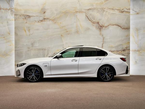 BMW 3-serie Limousine 330e xDrive M Sport Pro | BMW occasion