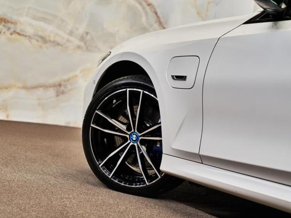 BMW 3-serie Limousine 330e xDrive M Sport Pro | BMW occasion