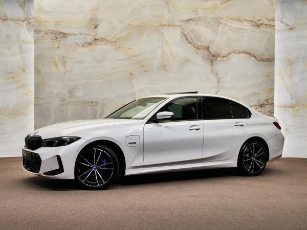 BMW 3-serie Limousine 330e xDrive M Sport Pro | BMW occasion