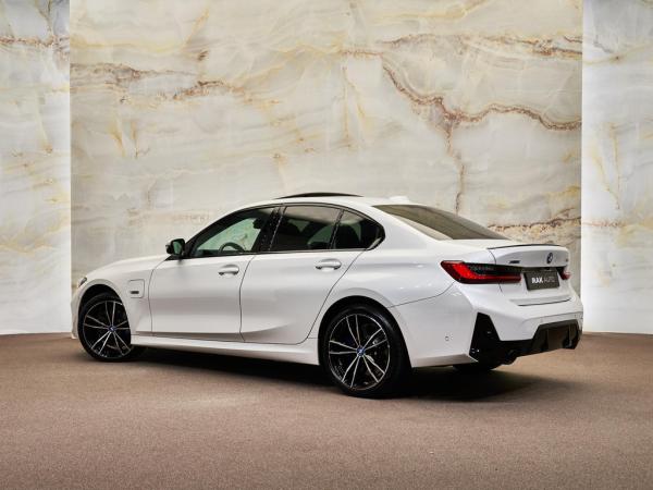 BMW 3-serie Limousine 330e xDrive M Sport Pro | BMW occasion