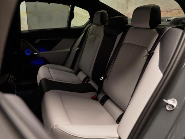 BMW M5 Limousine V8 M Hybrid | BMW occasion BMW M5 Limousine V8 M Hybrid | BMW occasion