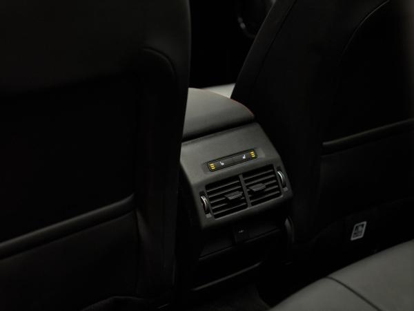 Land Rover Discovery Sport P300e R-Dynamic SE | Land Rover occasion