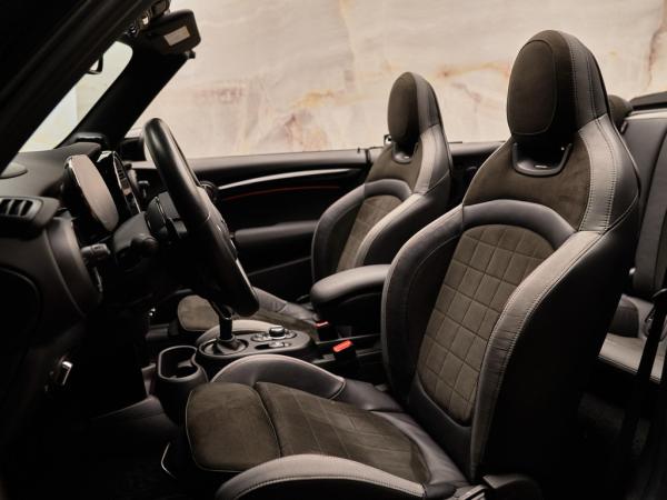 MINI Cabrio 2.0 John Cooper Works occasion | MAK Auto & Techniek MINI Cabrio 2.0 John Cooper Works occasion | MAK Auto & Techniek