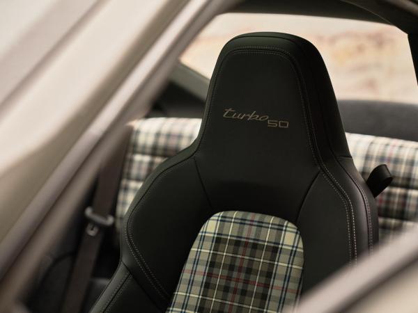 Porsche 911 Coupé 3.8 Turbo 50 Years | Porsche occasion Porsche 911 Coupé 3.8 Turbo 50 Years | Porsche occasion