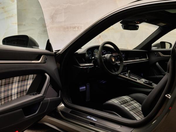 Porsche 911 Coupé 3.8 Turbo 50 Years | Porsche occasion Porsche 911 Coupé 3.8 Turbo 50 Years | Porsche occasion