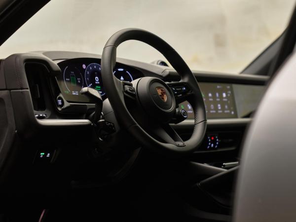 Porsche Cayenne 3.0 E-Hybrid | Porsche occasion Porsche Cayenne 3.0 E-Hybrid | Porsche occasion