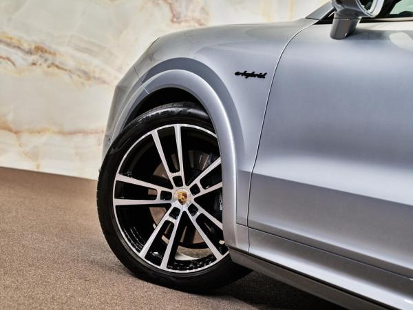 Porsche Cayenne 3.0 E-Hybrid | Porsche occasion Porsche Cayenne 3.0 E-Hybrid | Porsche occasion
