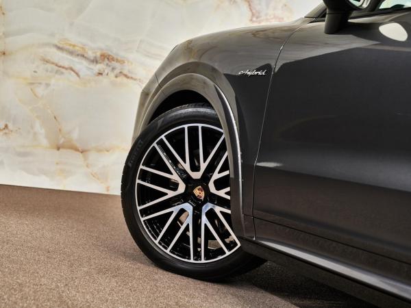 Porsche Cayenne 3.0 E-Hybrid | Porsche occasion Porsche Cayenne 3.0 E-Hybrid | Porsche occasion