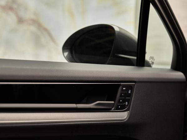 Porsche Cayenne 3.0 E-Hybrid | Porsche occasion Porsche Cayenne 3.0 E-Hybrid | Porsche occasion