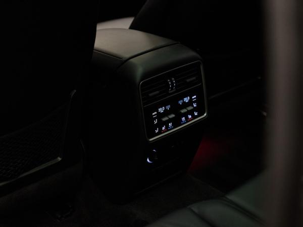 Porsche Cayenne 3.0 E-Hybrid | Porsche occasion