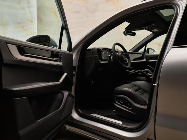Porsche Cayenne 3.0 E-Hybrid | Porsche occasion Porsche Cayenne 3.0 E-Hybrid | Porsche occasion
