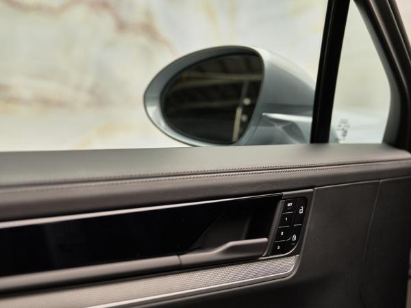 Porsche Cayenne 3.0 E-Hybrid | Porsche occasion