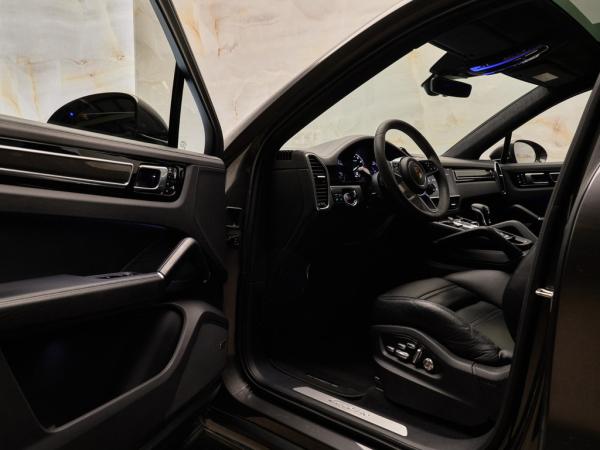 Porsche Cayenne Coupé 3.0 E-Hybrid occasion | MAK Auto & Techniek Porsche Cayenne Coupé 3.0 E-Hybrid occasion | MAK Auto & Techniek