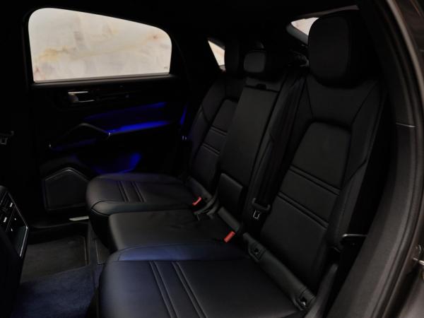 Porsche Cayenne Coupé 3.0 E-Hybrid | Porsche occasion Porsche Cayenne Coupé 3.0 E-Hybrid | Porsche occasion