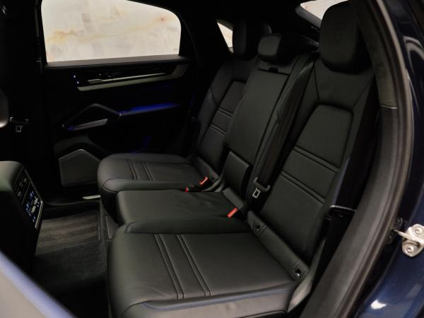 Porsche Cayenne Coupé 3.0 E-Hybrid | Porsche occasion