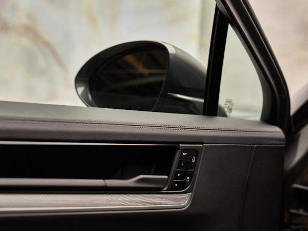 Porsche Cayenne Coupé 3.0 E-Hybrid | Porsche occasion