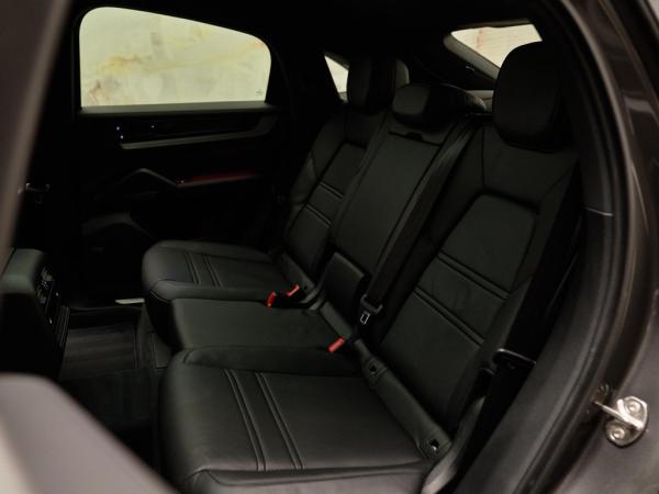 Porsche Cayenne Coupé 3.0 E-Hybrid | Porsche occasion