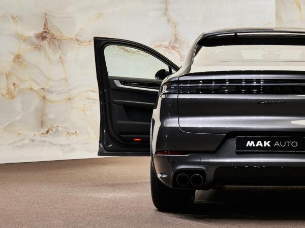 Porsche Cayenne Coupé 3.0 E-Hybrid | Porsche occasion