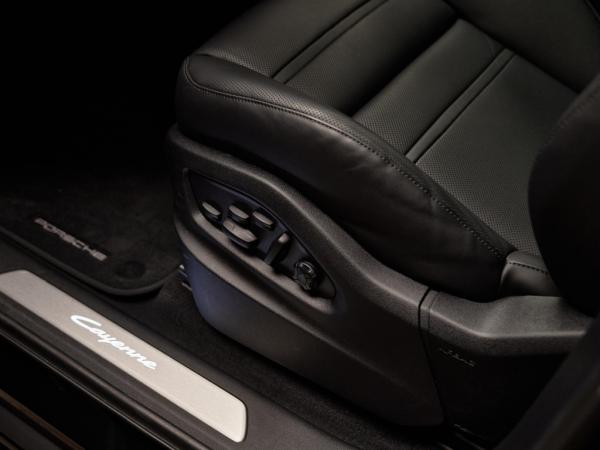 Porsche Cayenne Coupé 3.0 E-Hybrid Black Edition | Porsche occasion