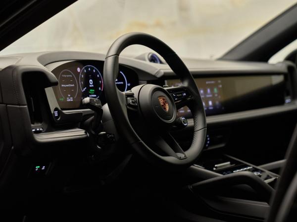 Porsche Cayenne Coupé 3.0 E-Hybrid Black Edition | Porsche occasion