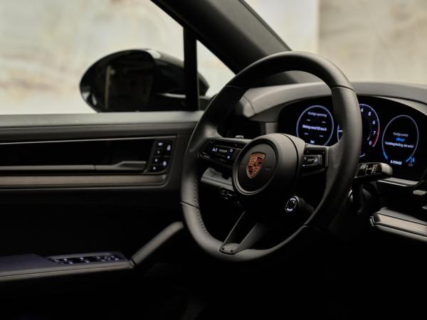 Porsche Cayenne Coupé 3.0 E-Hybrid Black Edition | Porsche occasion