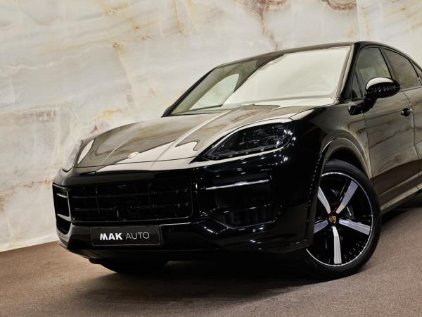Porsche Cayenne Coupé 3.0 E-Hybrid Black Edition | Porsche occasion