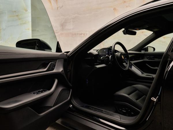 Porsche Taycan Sport Turismo GTS | Porsche occasion