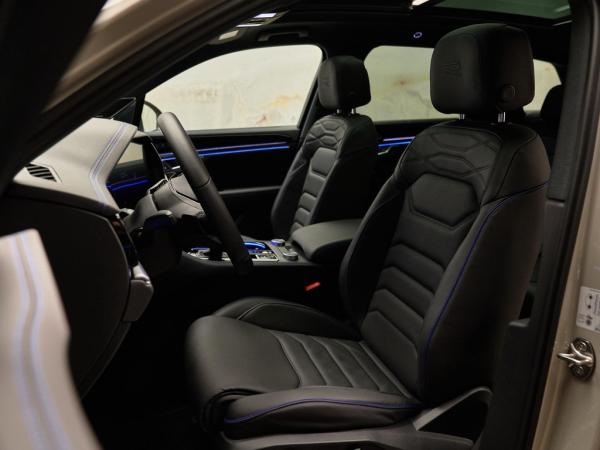 Volkswagen Touareg R V6 eHybrid 4Motion Final Edition occasion | MAK Auto & Techniek Volkswagen Touareg R V6 eHybrid 4Motion Final Edition occasion | MAK Auto & Techniek