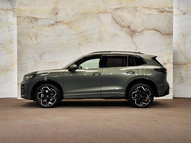 Volkswagen Tiguan - 2