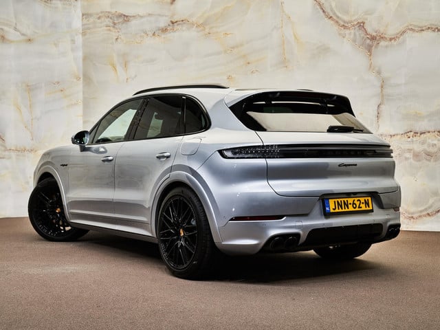 Porsche Cayenne - 3