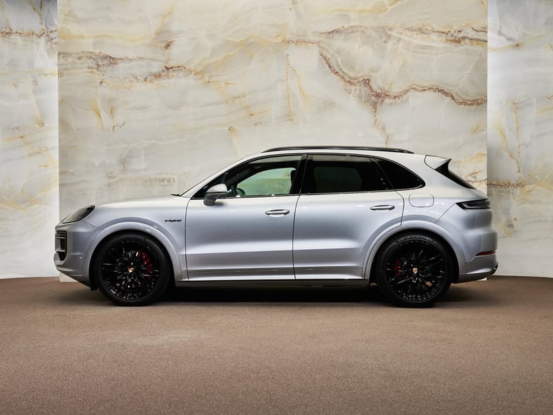 Porsche Cayenne - 2