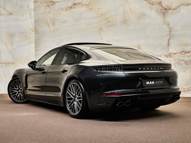 Porsche Panamera - 3