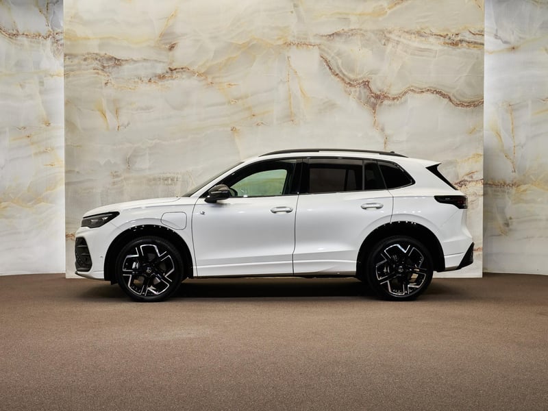 Volkswagen Tiguan - 3