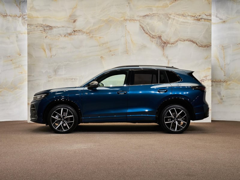 Volkswagen Tiguan - 2