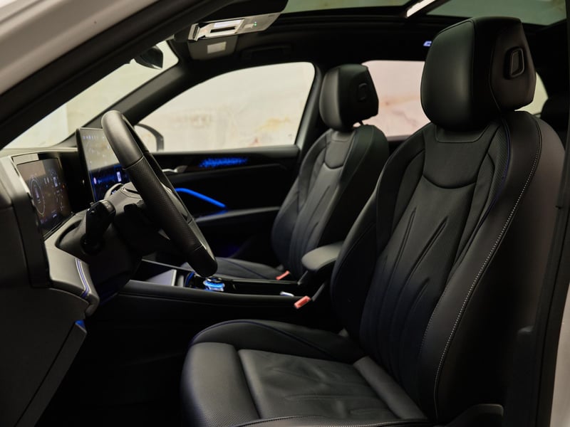 Volkswagen Tiguan - 2