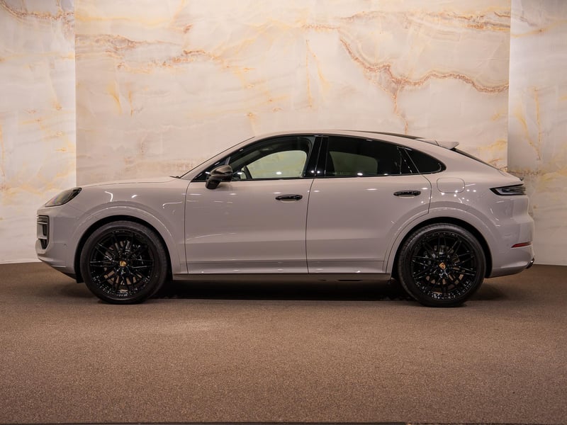 Porsche Cayenne - 2