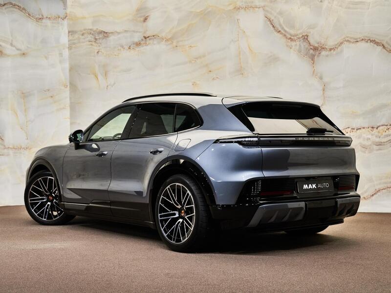 Porsche Cayenne - 3