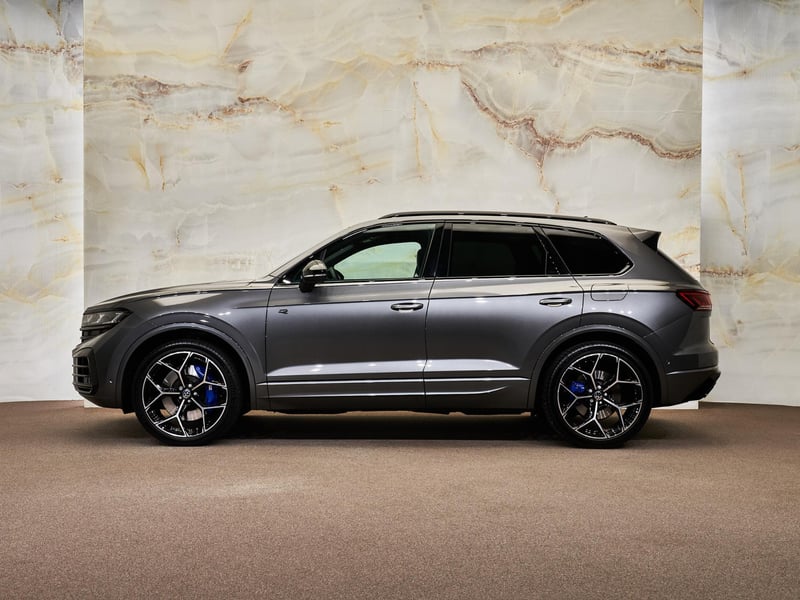 Volkswagen Touareg - 2