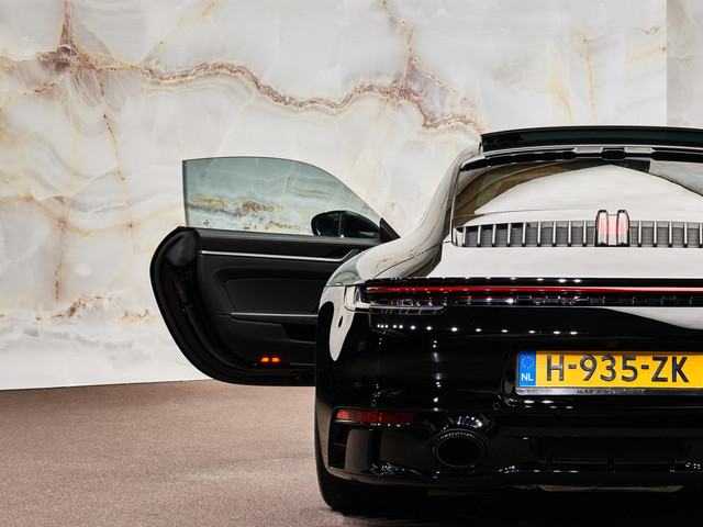 Porsche 911 - 33