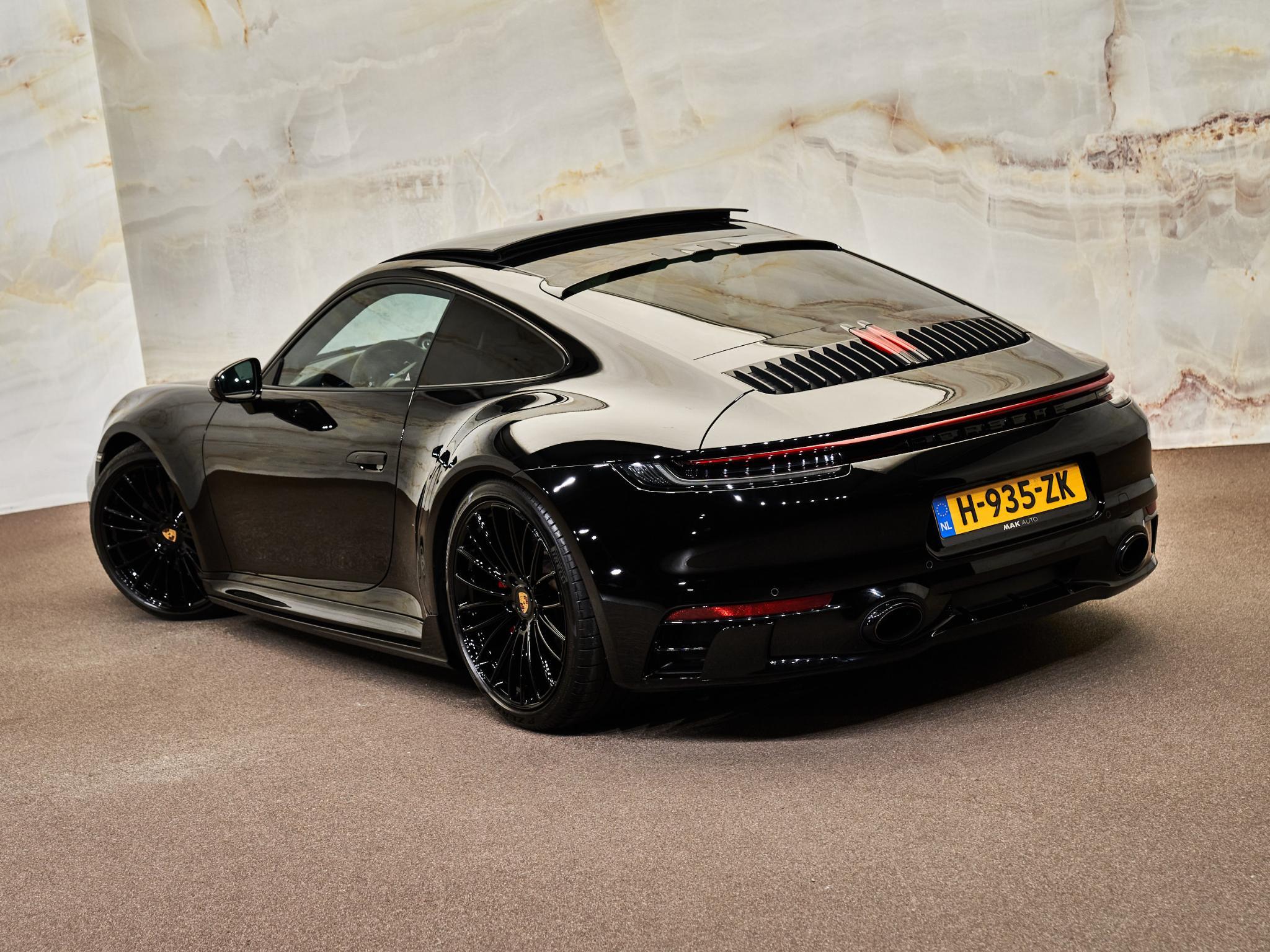 Porsche 911 - 33