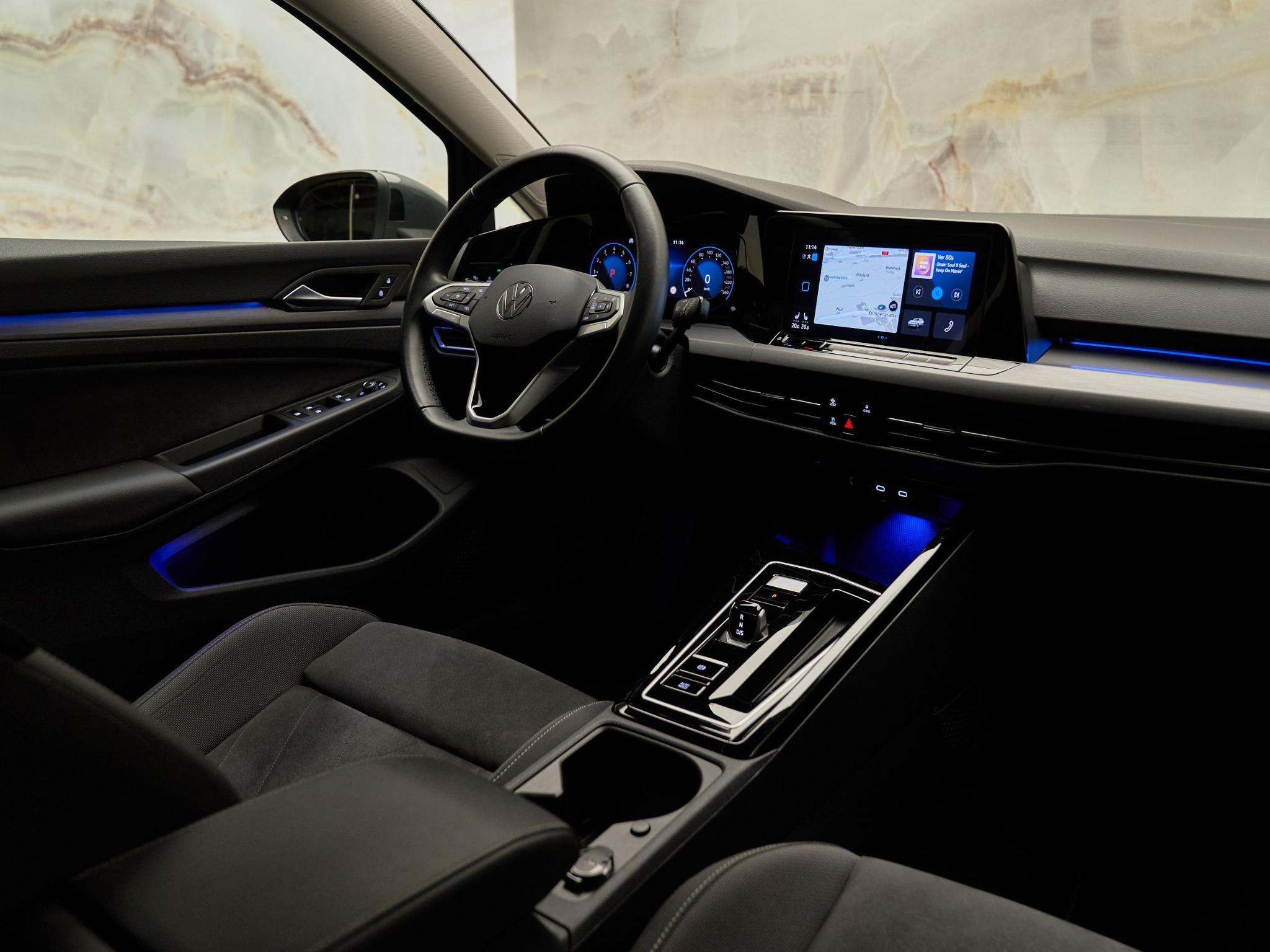 Volkswagen Golf - 8