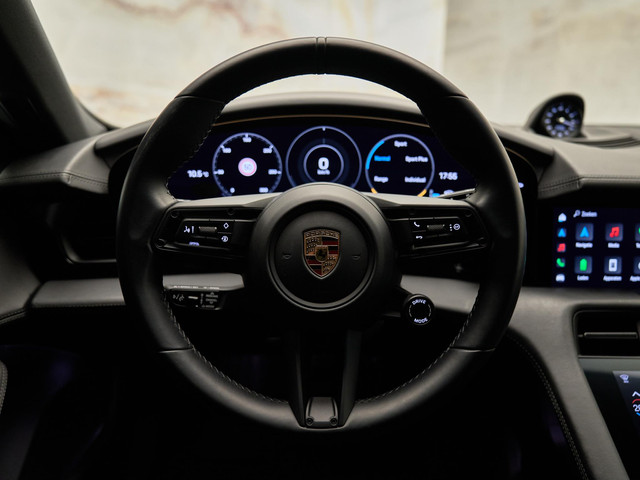 Porsche Taycan - 18