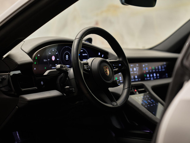 Porsche Taycan - 20