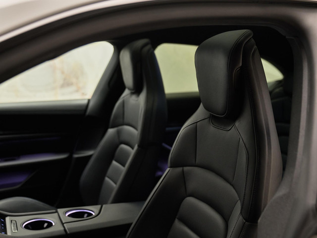 Porsche Taycan - 25