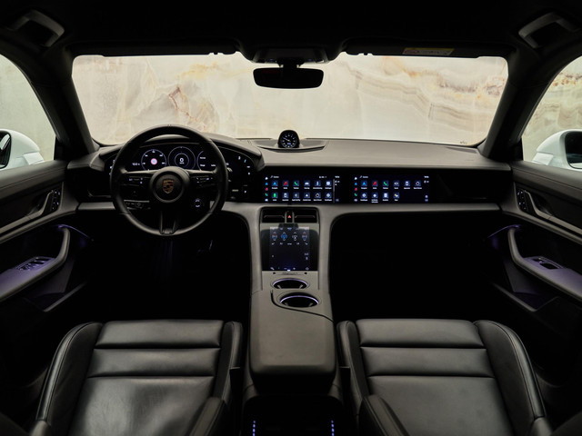 Porsche Taycan - 27