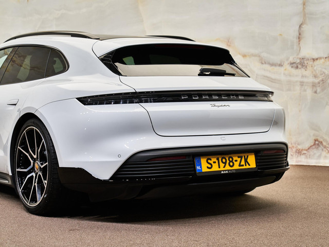 Porsche Taycan - 5